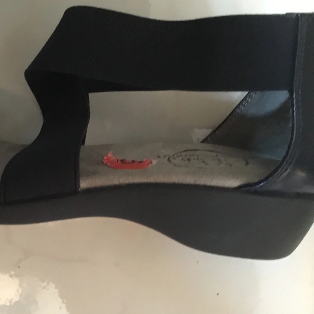 Sandals - Picture 3 of 3